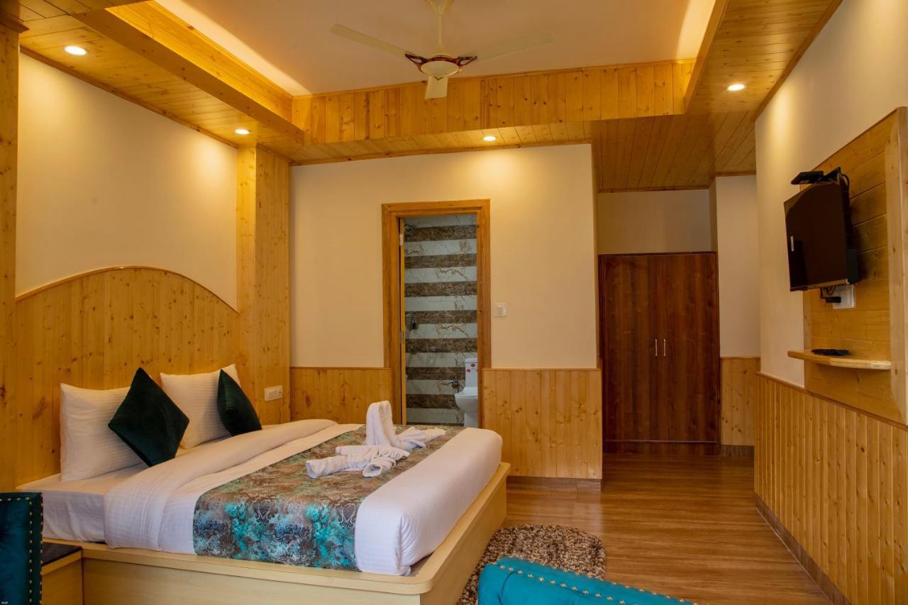 North Deodar Avenue, Manali Exterior photo