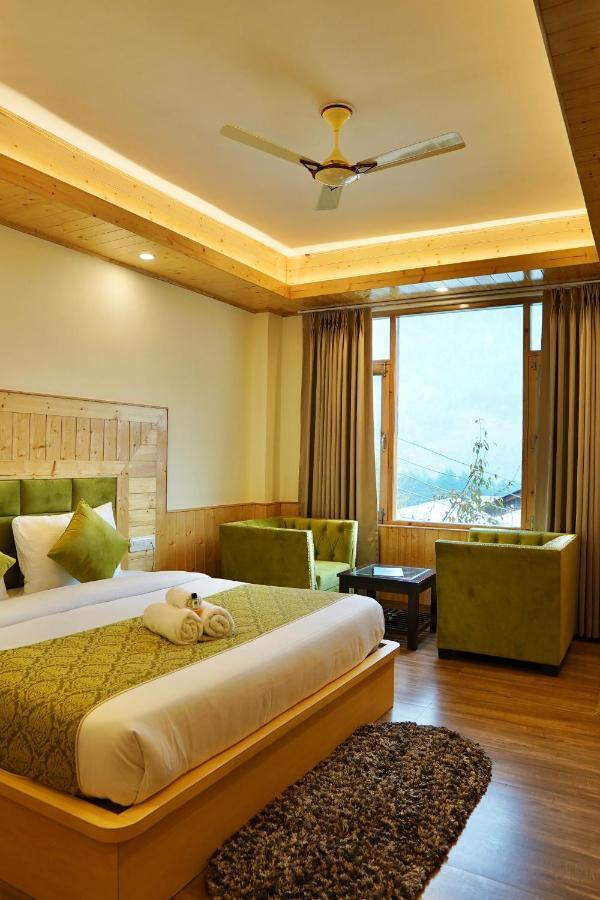 North Deodar Avenue, Manali Exterior photo